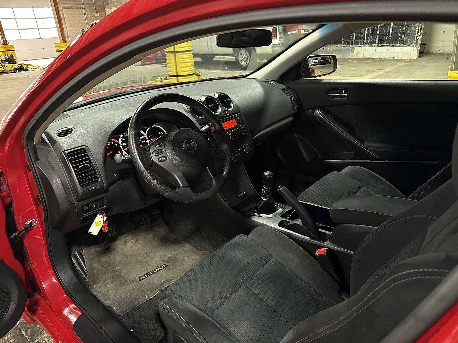 Thumbnail: 2011 Nissan Altima - 27