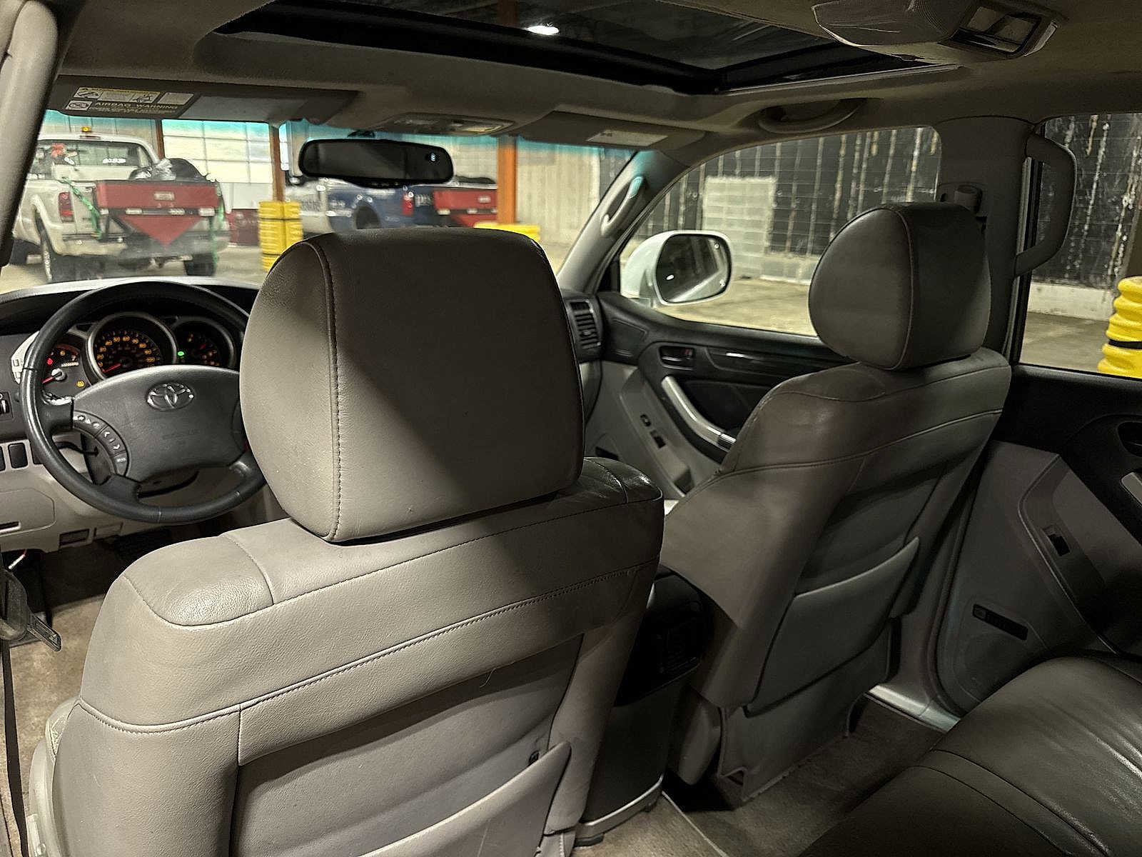 Thumbnail: 2005 Toyota 4Runner - 28