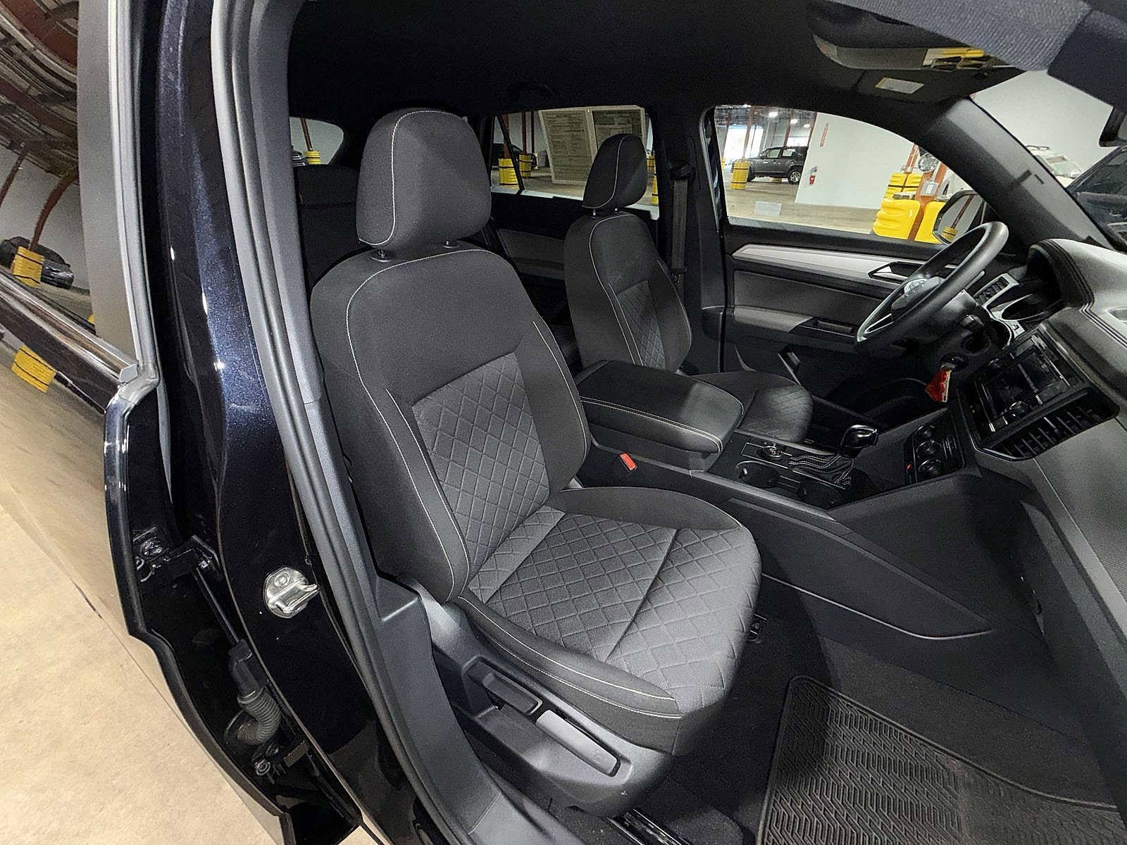 Thumbnail: 2021 Volkswagen Atlas - 16