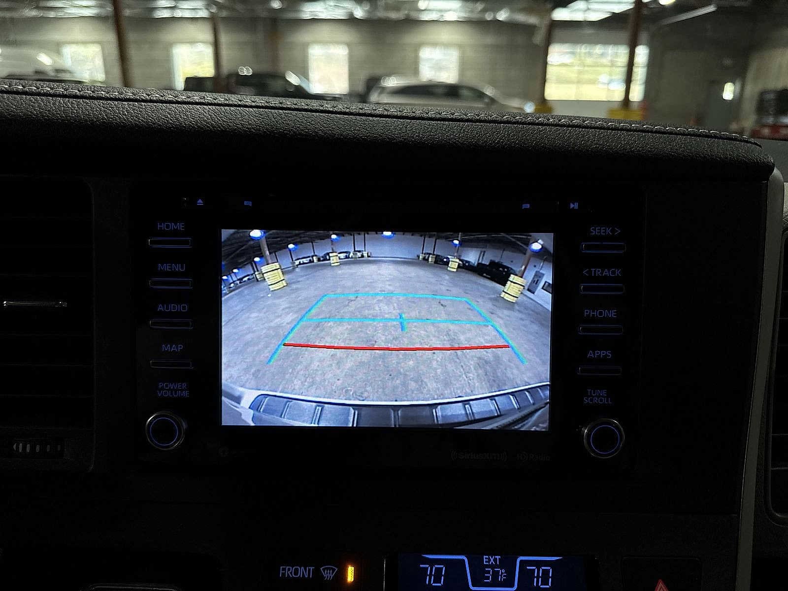 Thumbnail: 2020 Toyota Sienna - 26