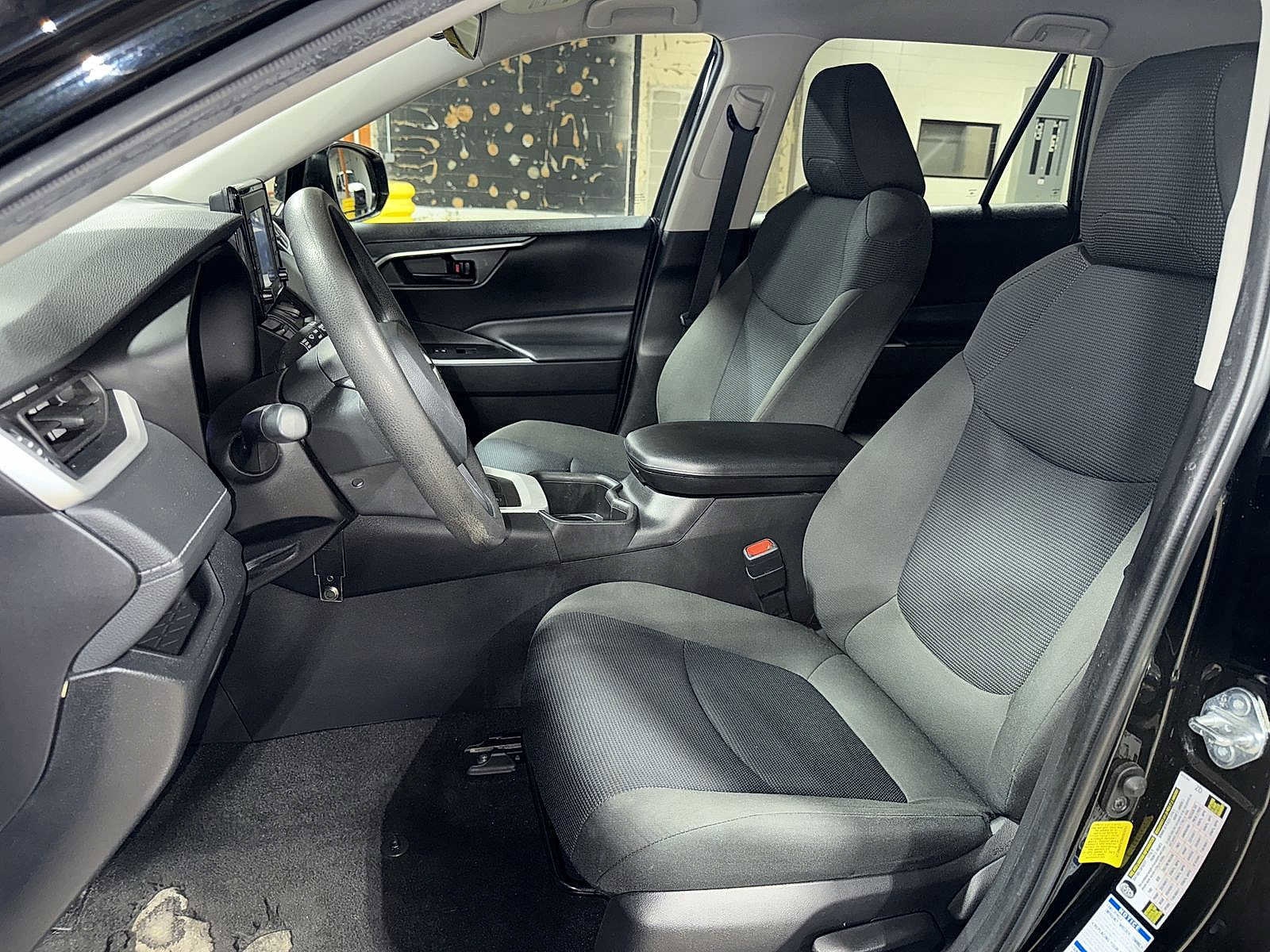 Thumbnail: 2022 Toyota RAV4 - 15