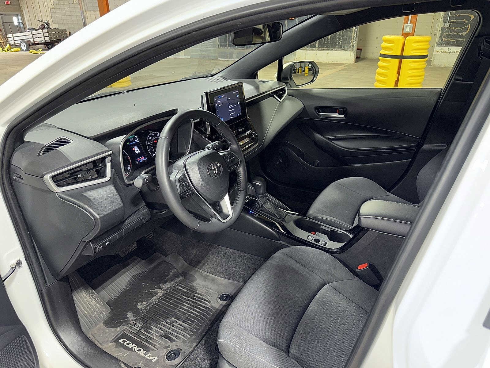 Thumbnail: 2023 Toyota Corolla - 27