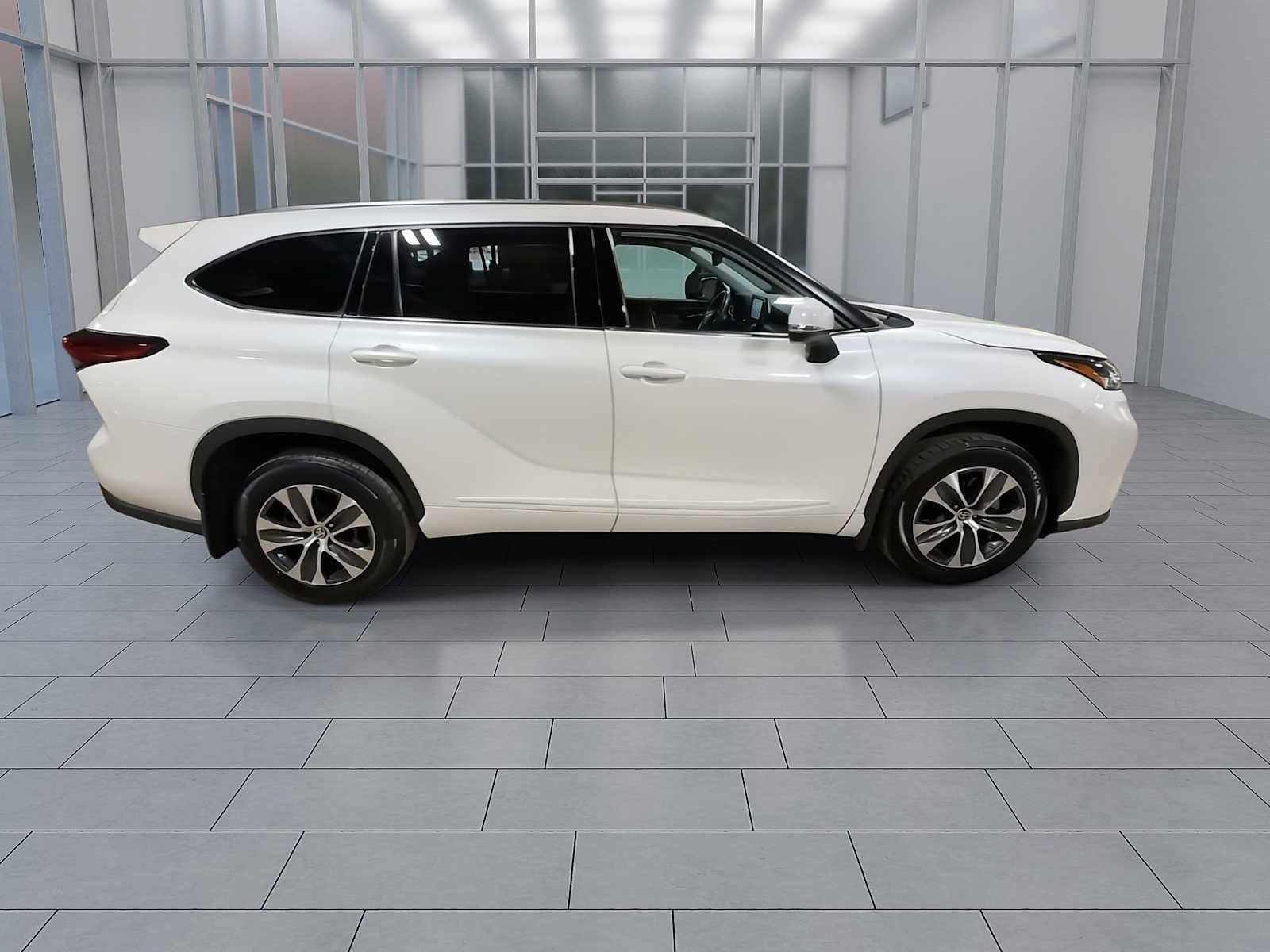 Thumbnail: 2021 Toyota Highlander - 9