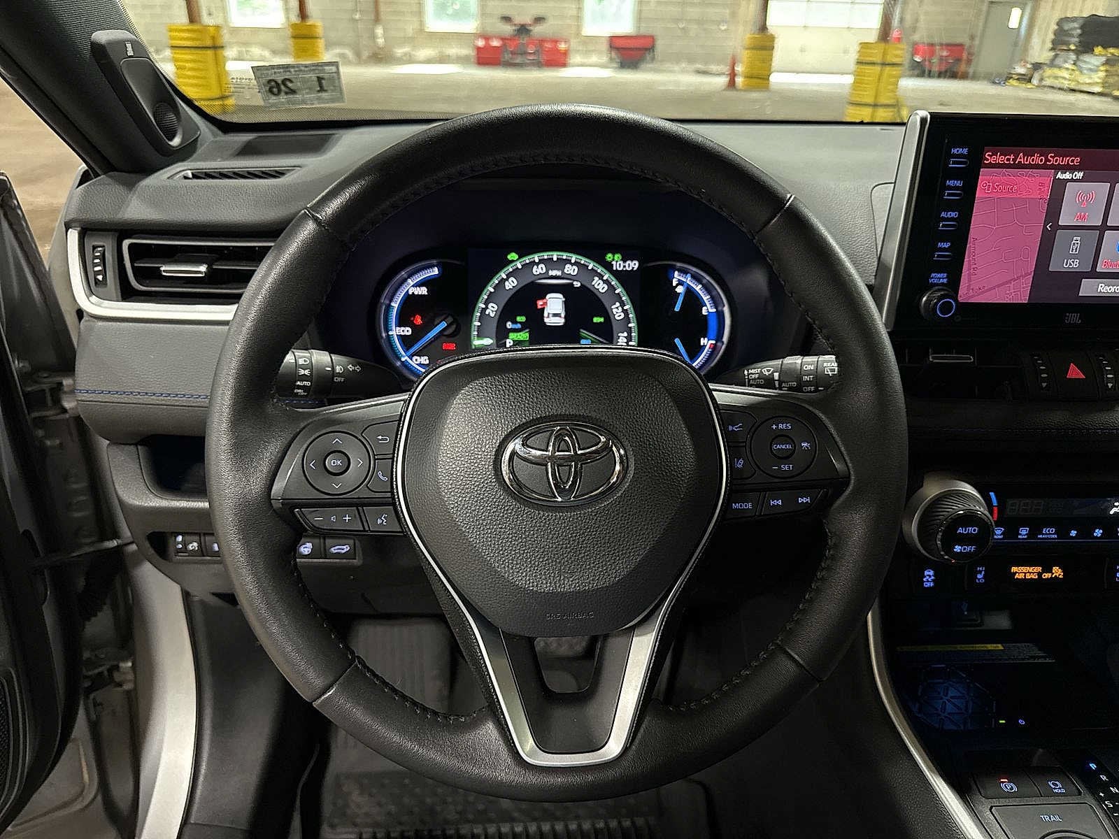 Thumbnail: 2021 Toyota RAV4 - 16