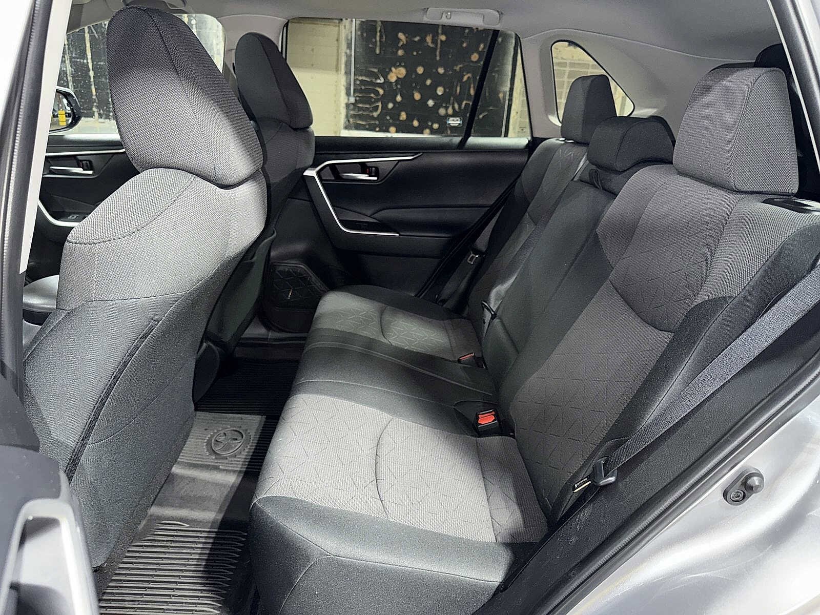 Thumbnail: 2023 Toyota RAV4 - 17