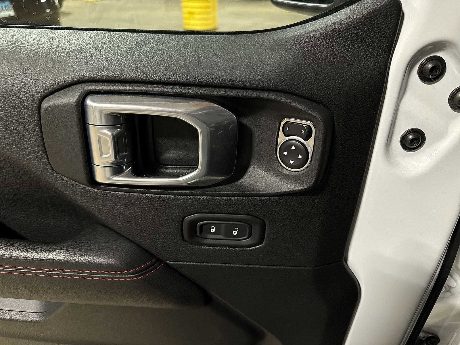 Thumbnail: 2021 Jeep Wrangler - 21