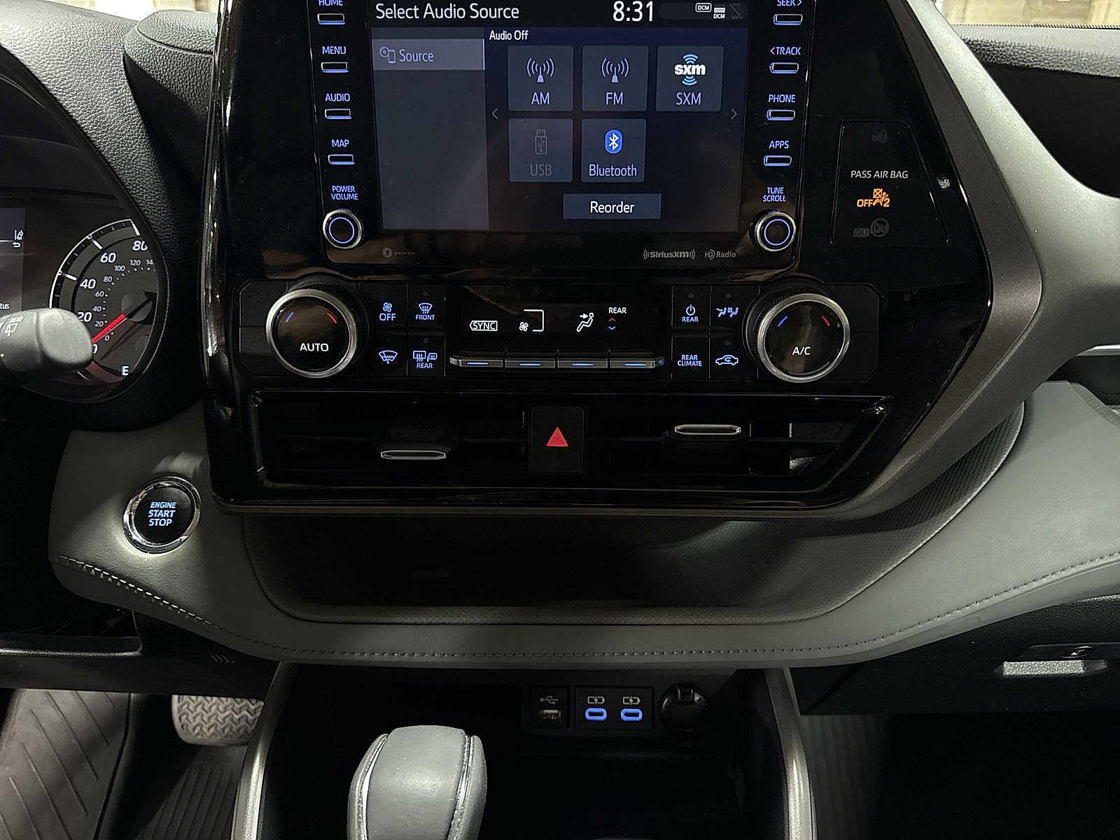 Thumbnail: 2022 Toyota Highlander - 21