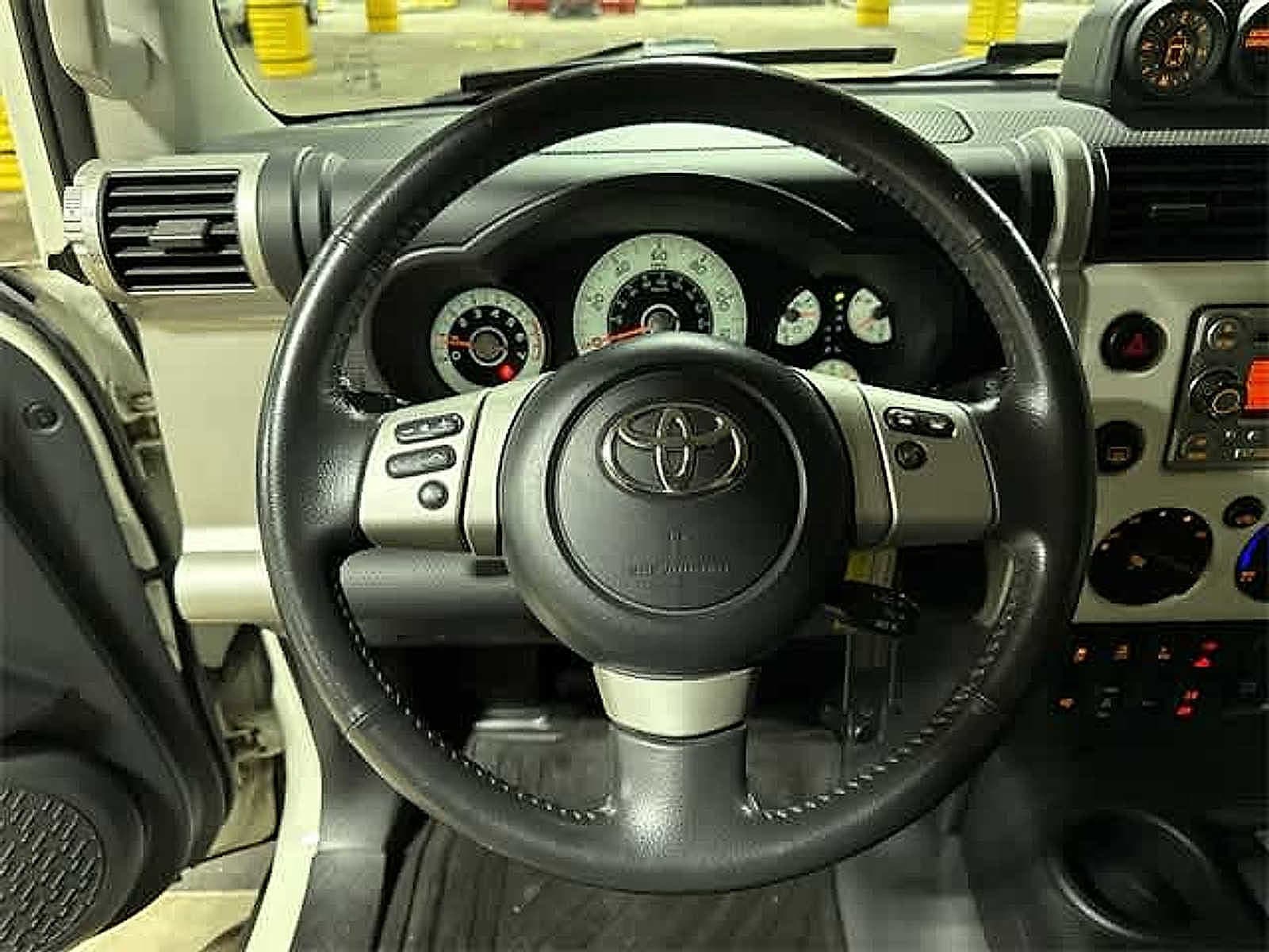 Thumbnail: 2013 Toyota FJ Cruiser - 45