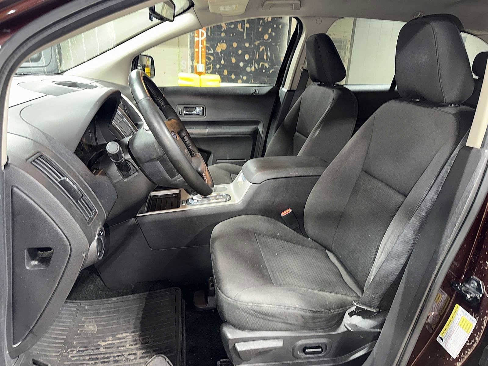 Thumbnail: 2010 Ford Edge - 15