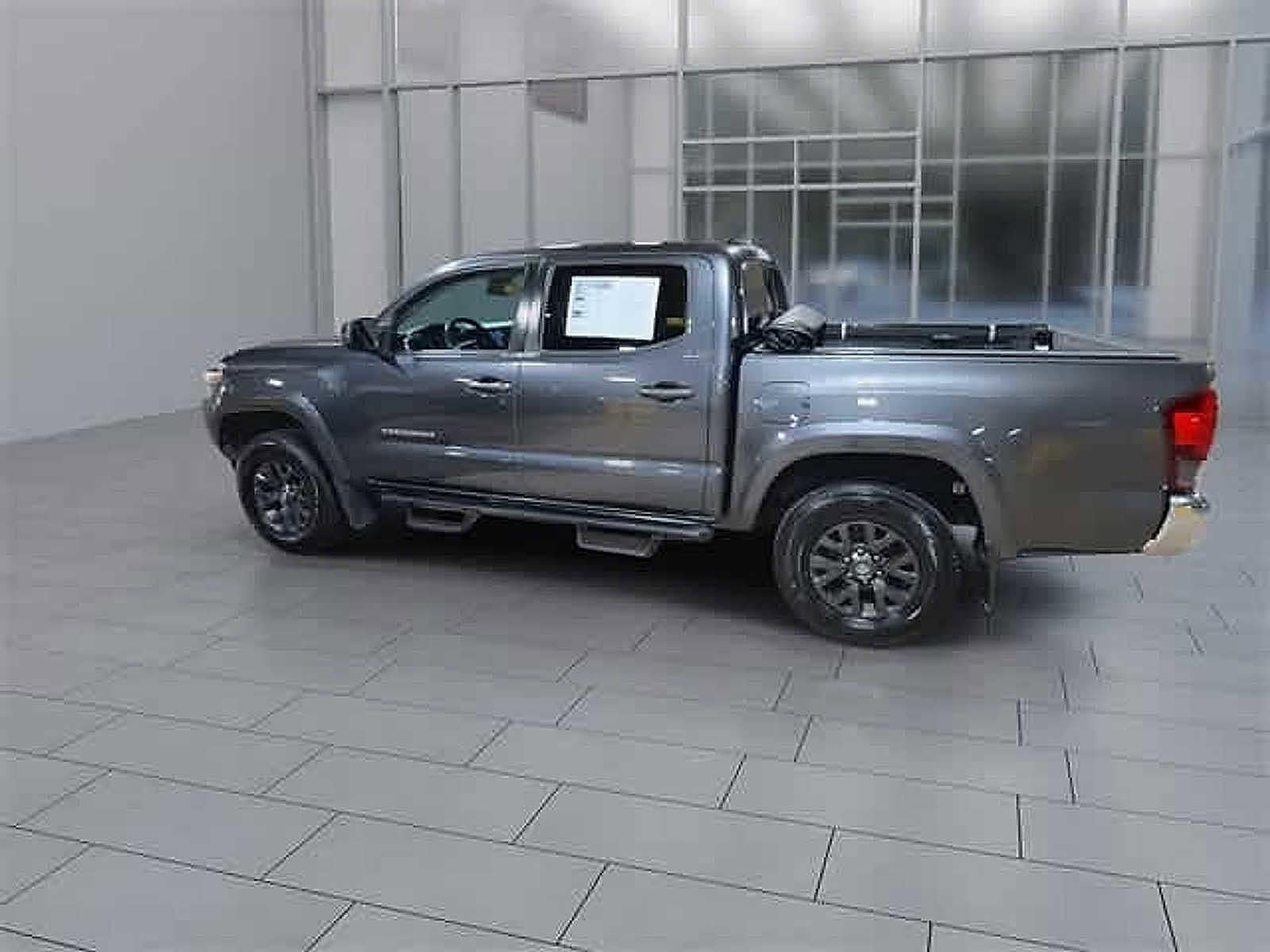 Thumbnail: 2022 Toyota Tacoma - 8