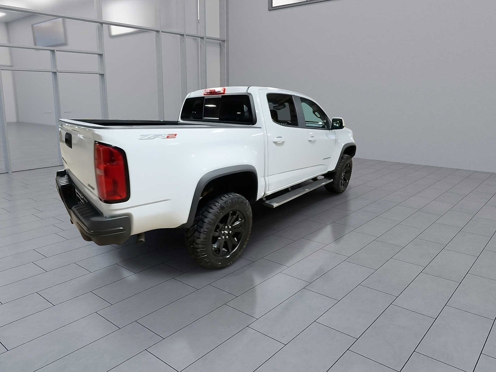 Thumbnail: 2022 Chevrolet Colorado - 8