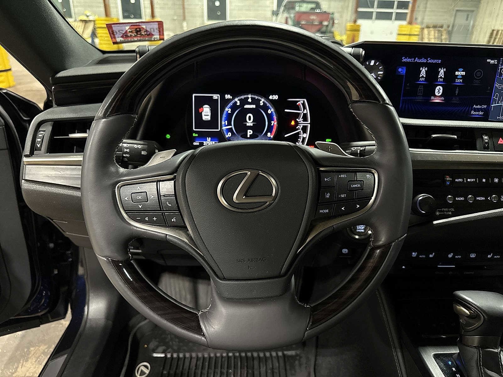 Thumbnail: 2019 Lexus ES - 17