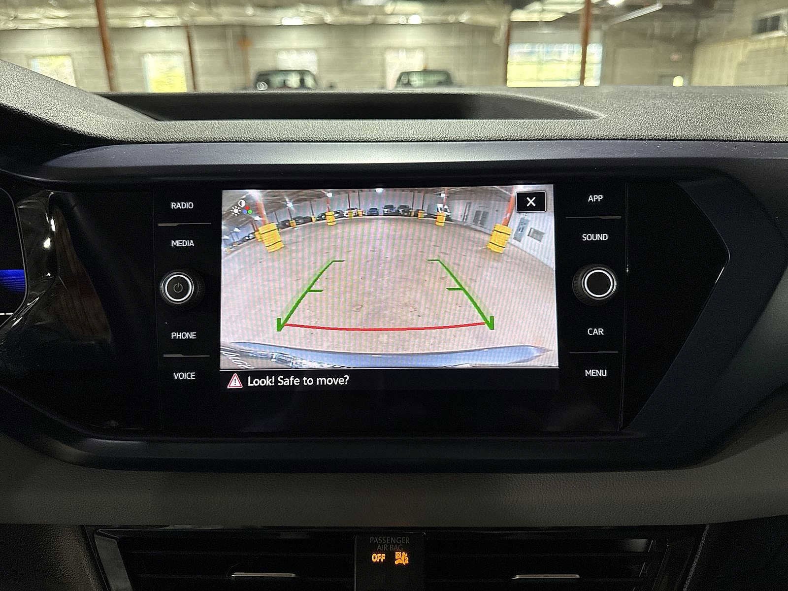 Thumbnail: 2022 Volkswagen Taos - 24