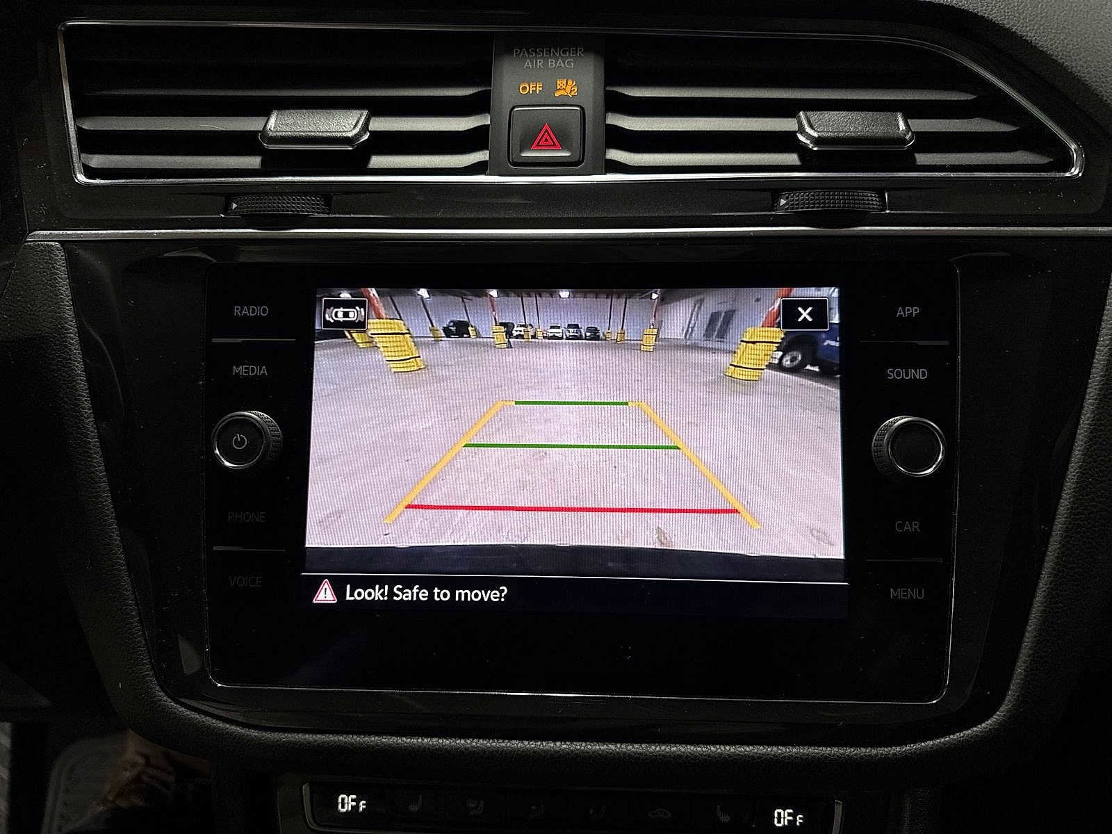 Thumbnail: 2021 Volkswagen Tiguan - 26