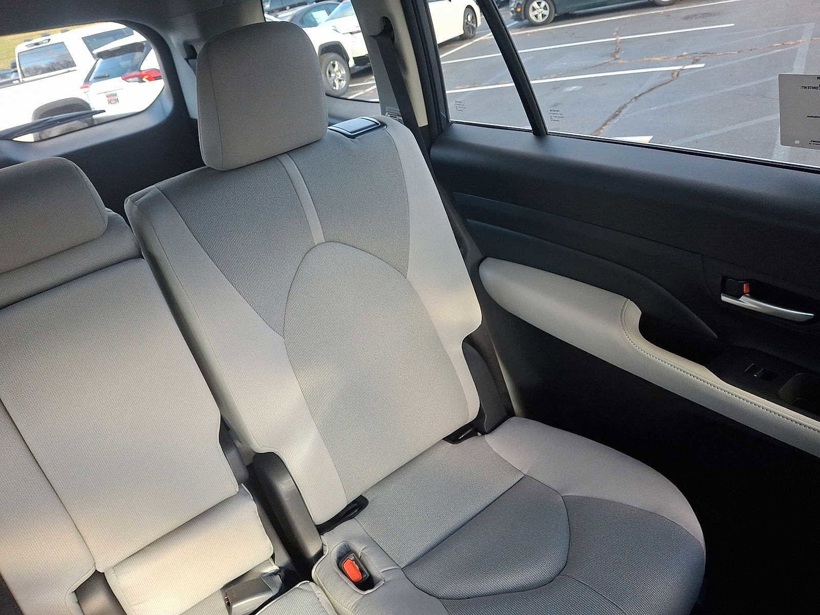 Thumbnail: 2026 Toyota Grand Highlander - 14