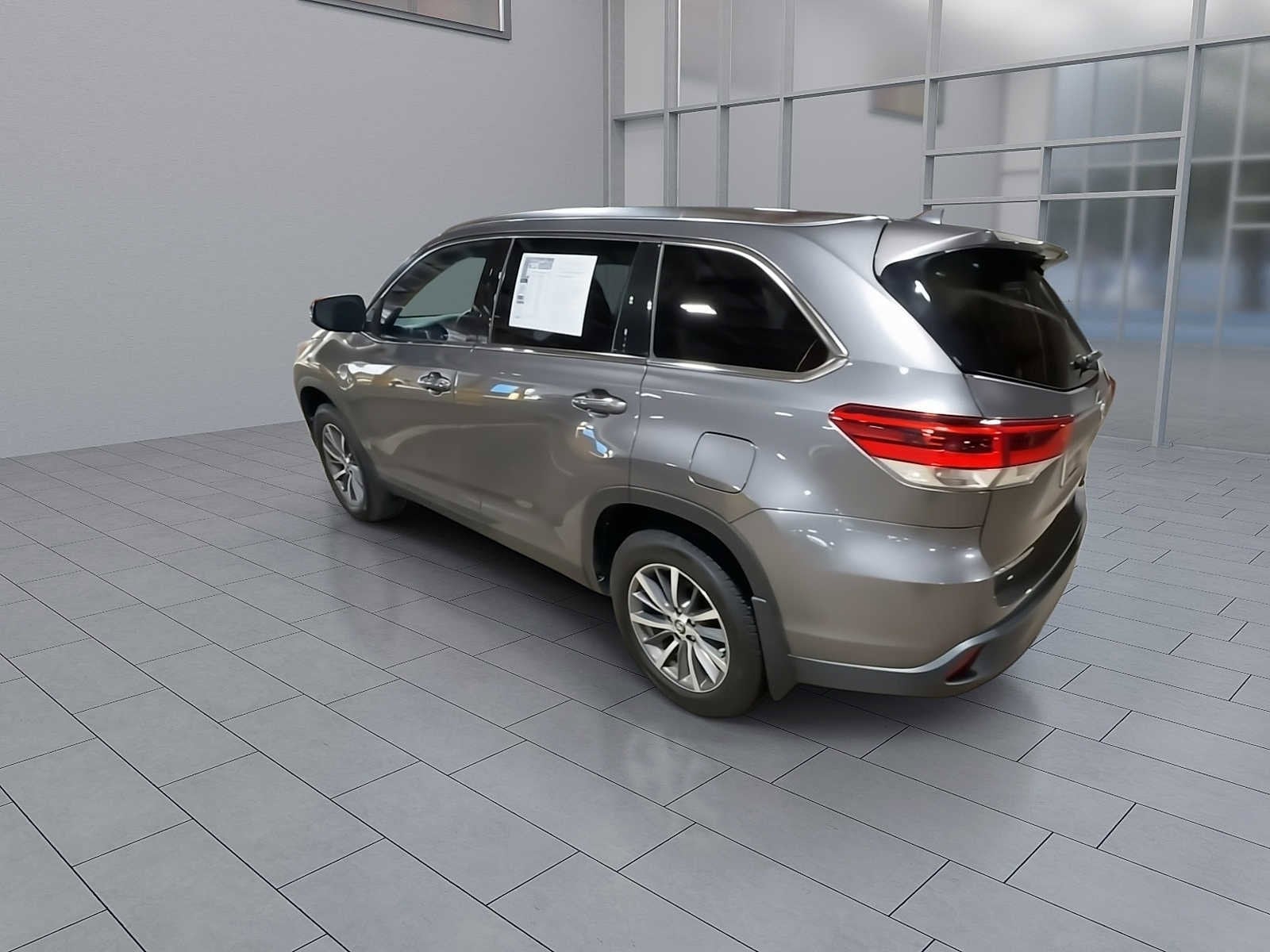 Thumbnail: 2019 Toyota Highlander - 6