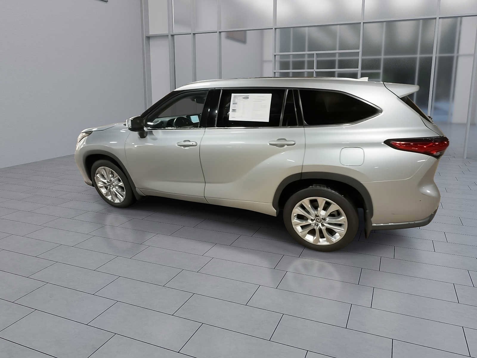 Thumbnail: 2020 Toyota Highlander - 6