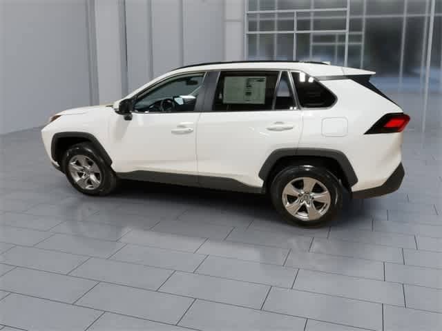 2023 Toyota RAV4 XLE 6