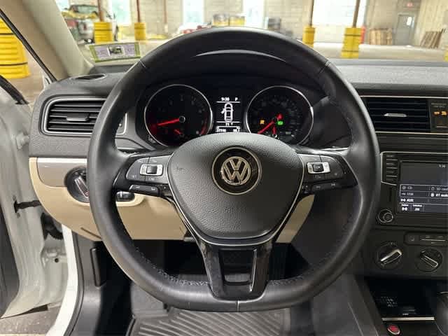 Thumbnail: 2017 Volkswagen Jetta - 18