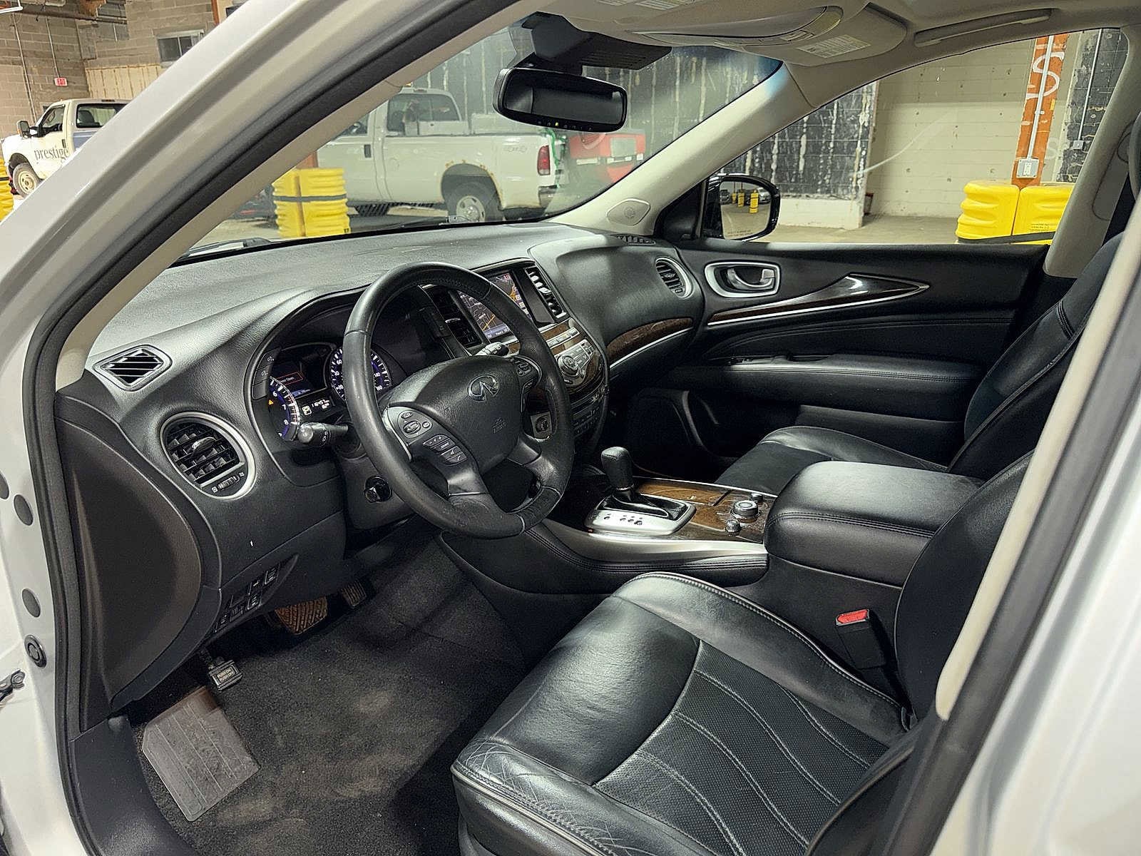 Thumbnail: 2015 INFINITI QX60 - 32