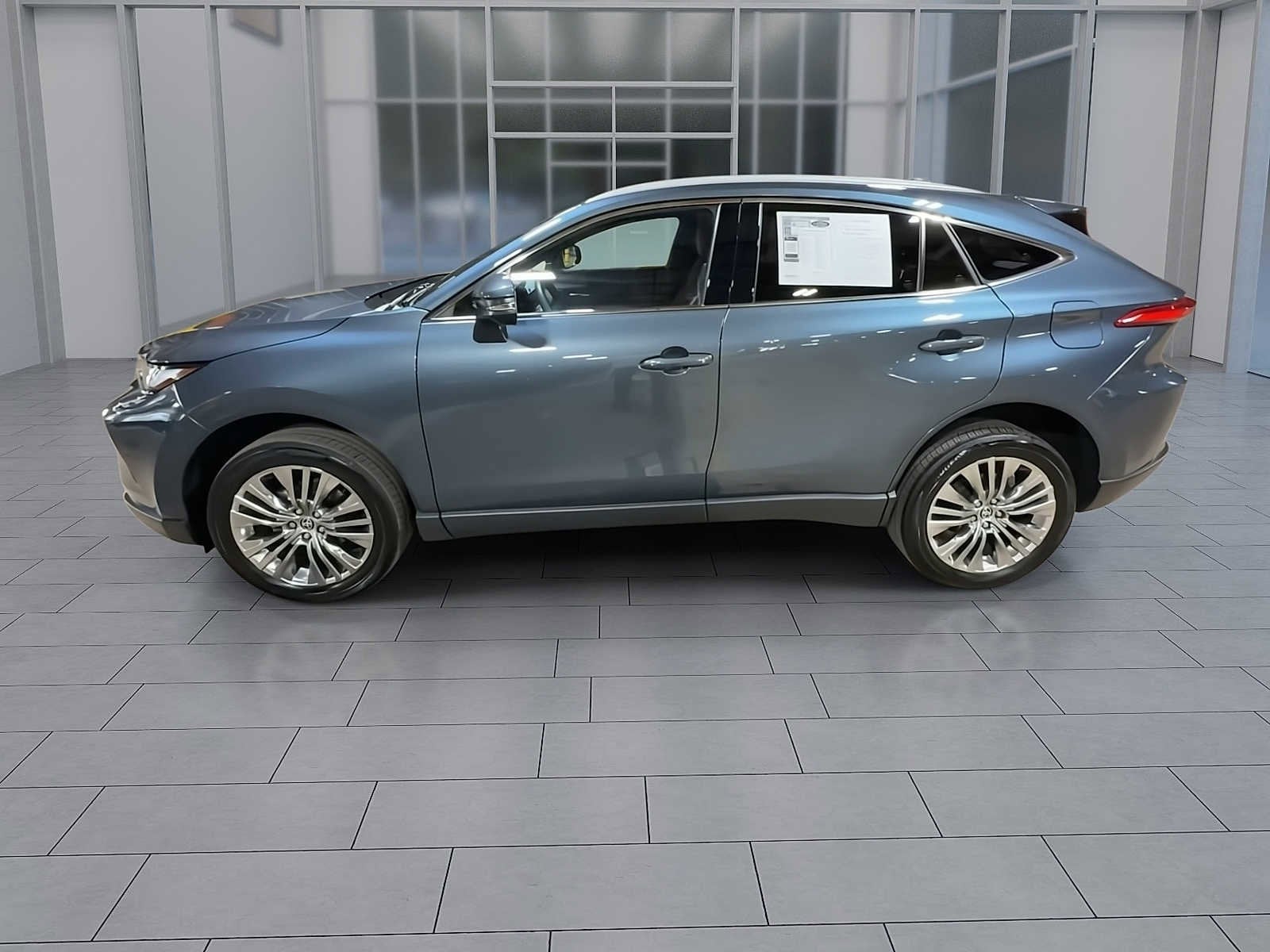 Thumbnail: 2023 Toyota Venza - 5