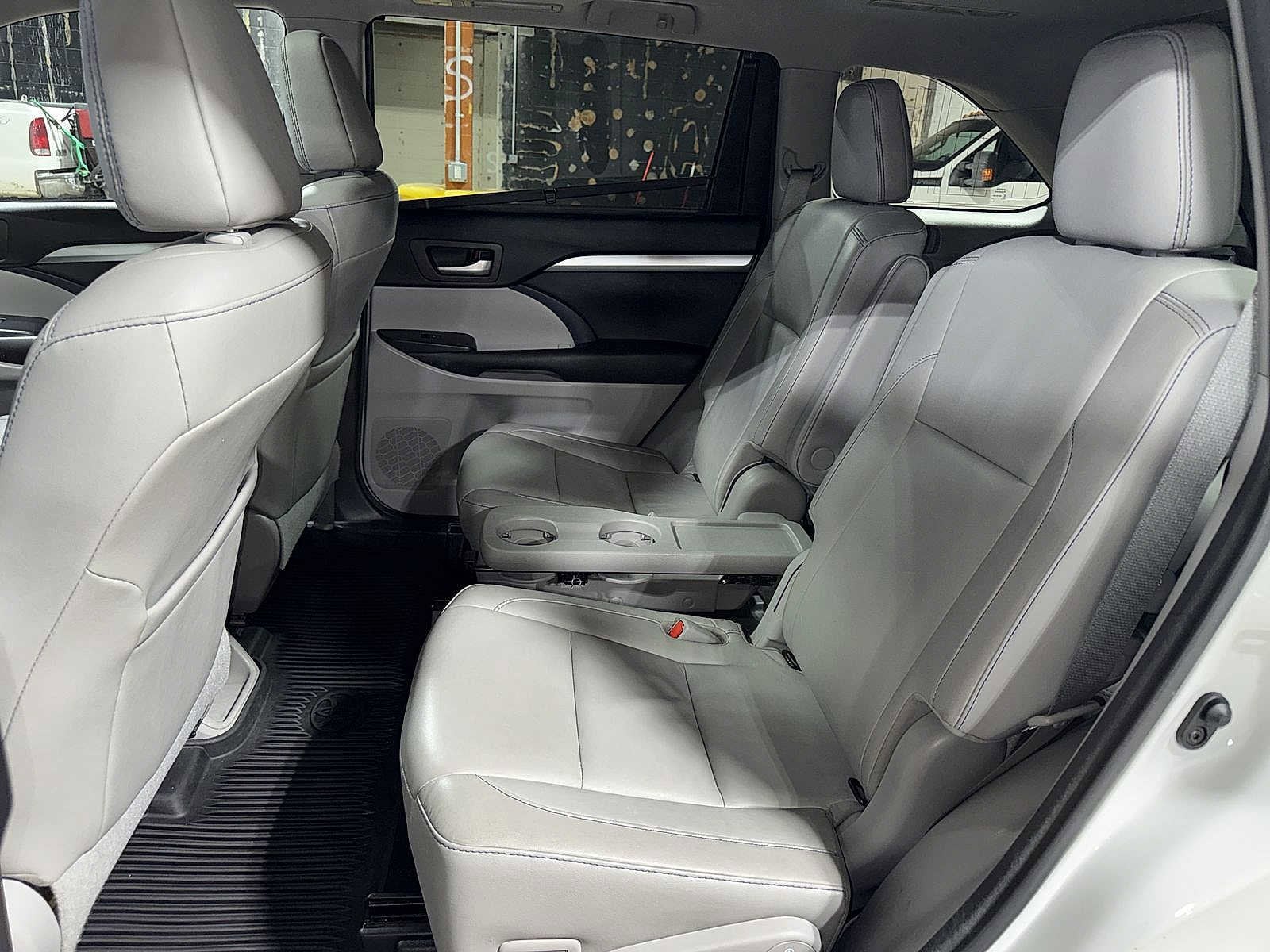 Thumbnail: 2017 Toyota Highlander - 17