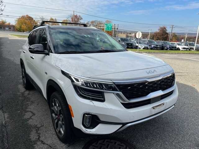 2022 Kia Seltos SX photo 3