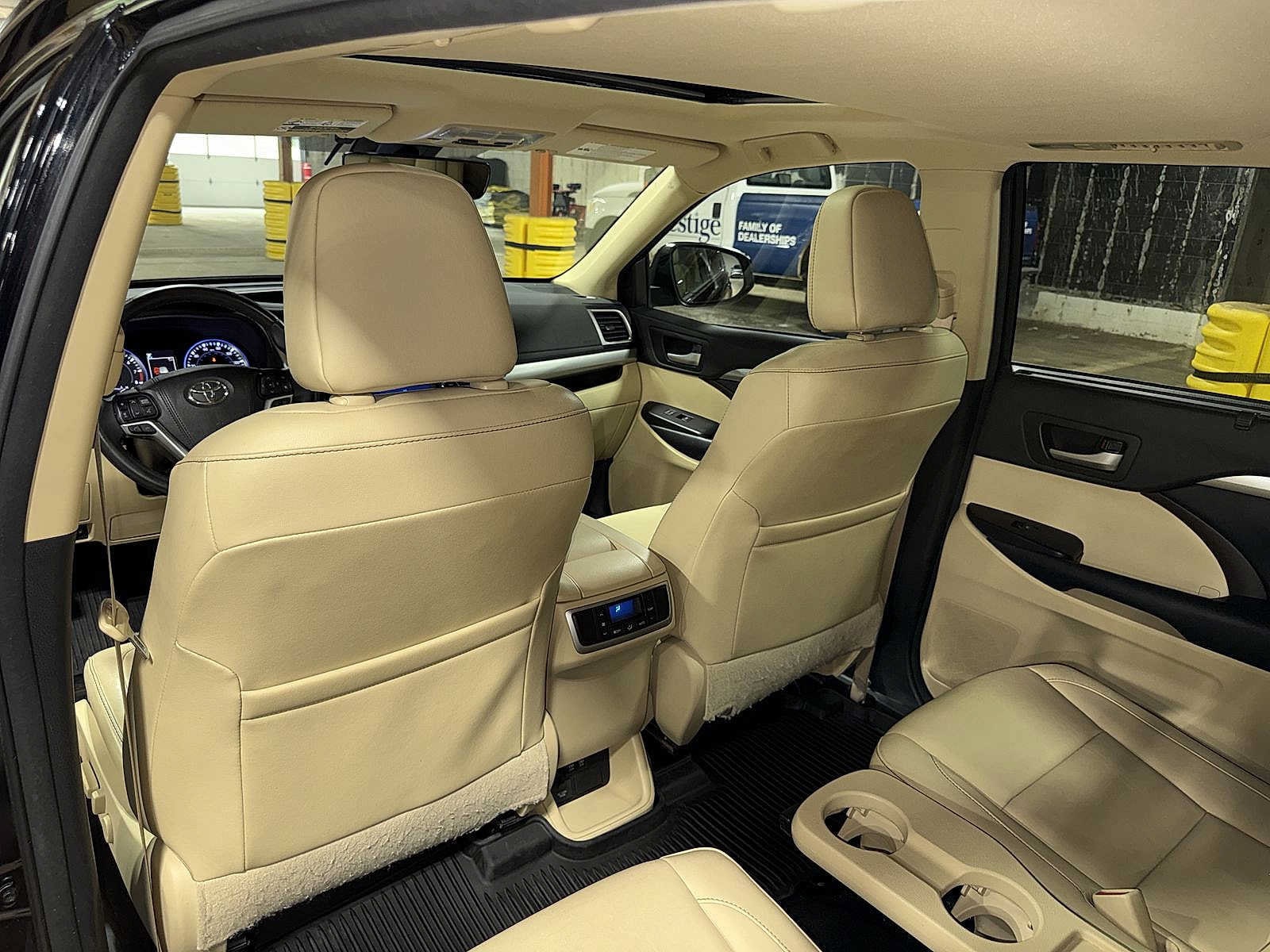 Thumbnail: 2017 Toyota Highlander - 30