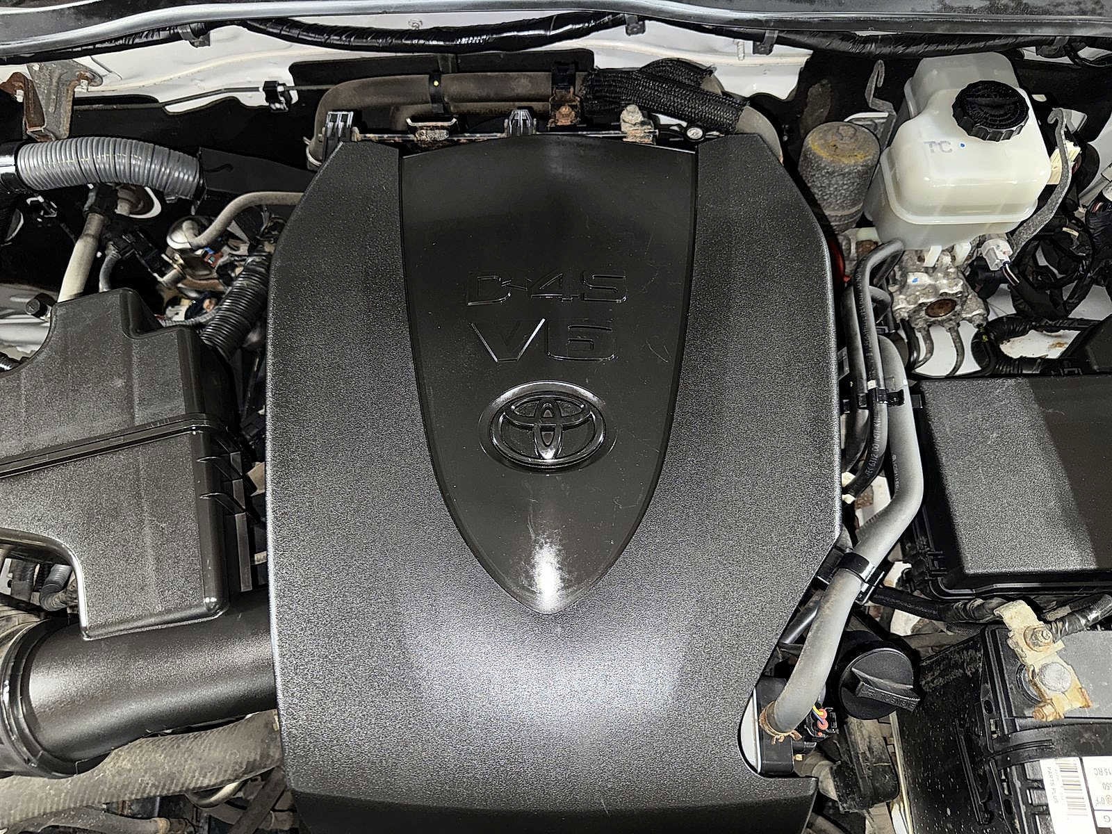 Thumbnail: 2016 Toyota Tacoma - 12