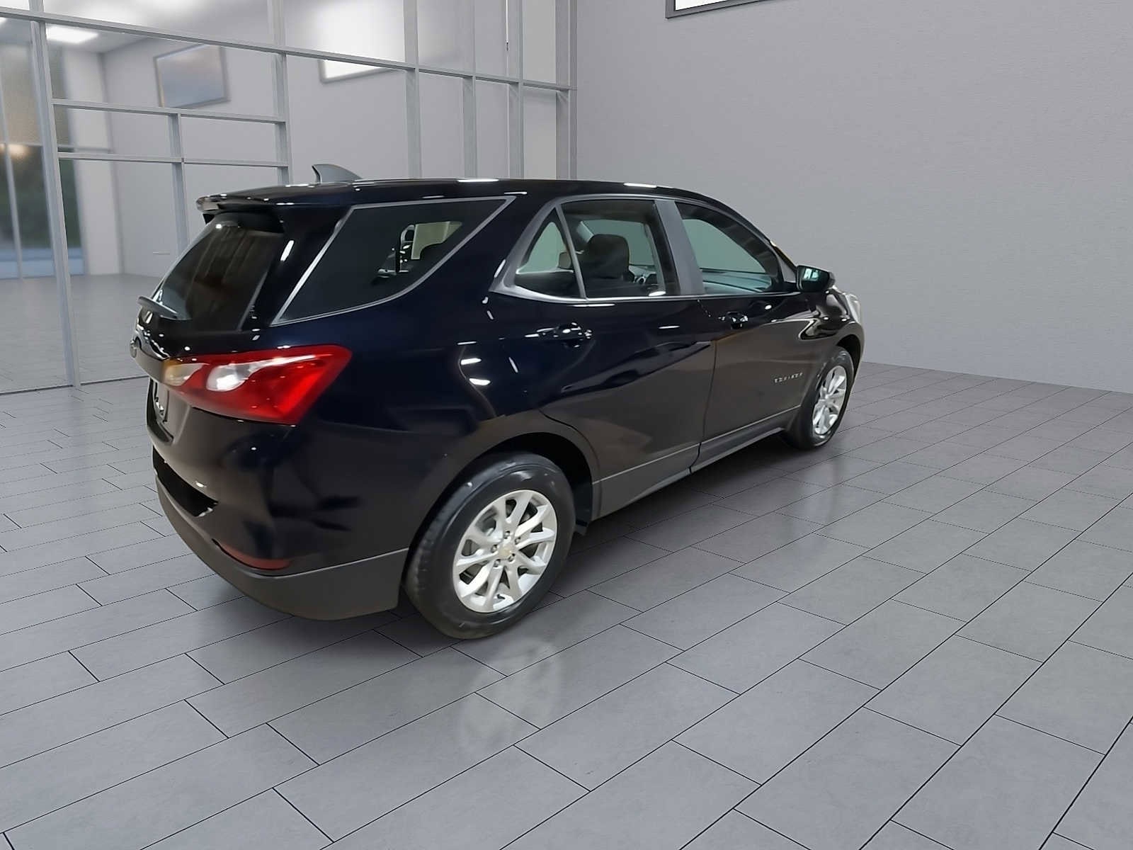 Thumbnail: 2021 Chevrolet Equinox - 8