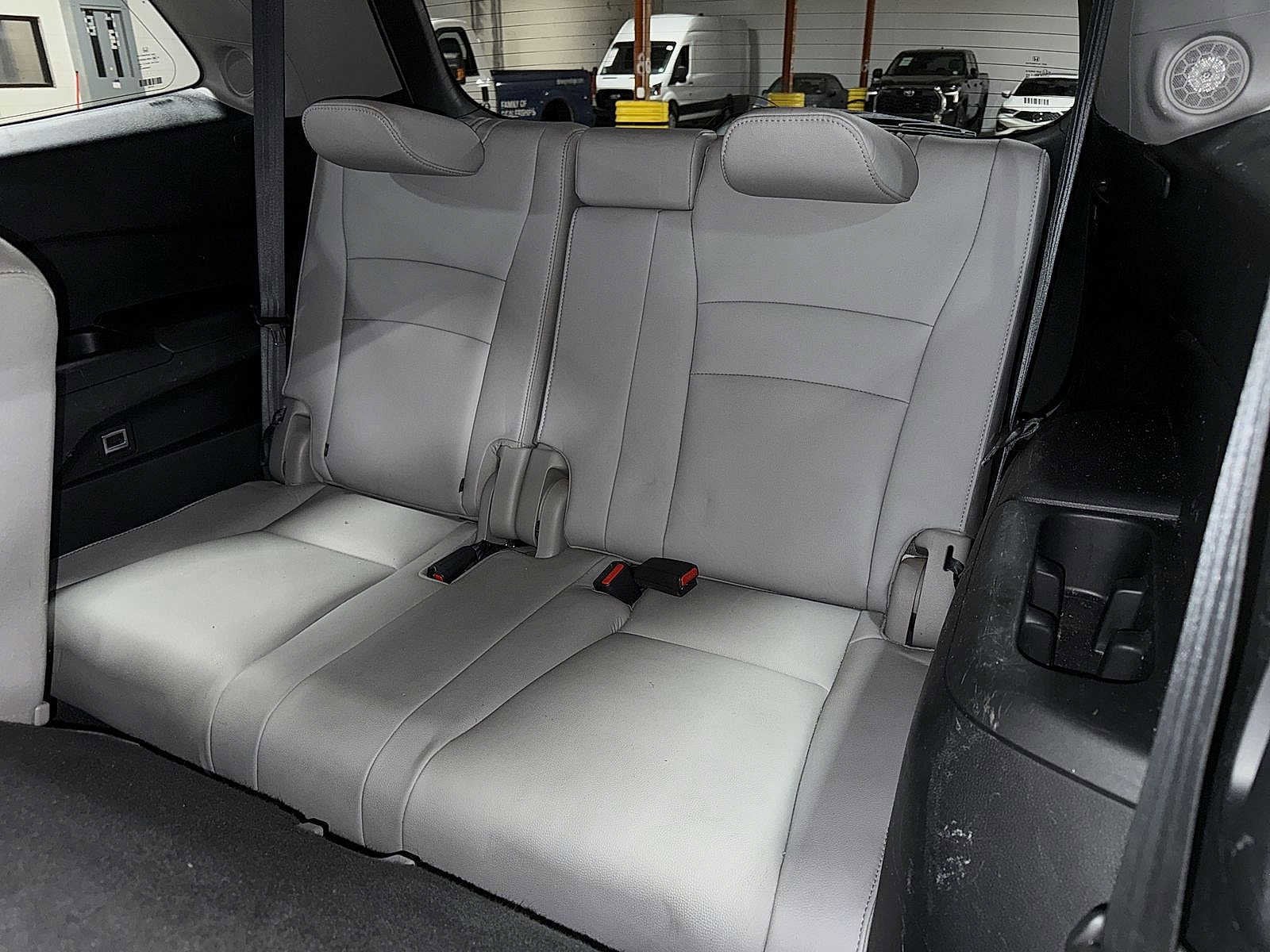 Thumbnail: 2016 Honda Pilot - 17