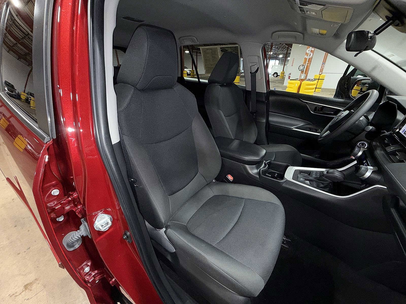 Thumbnail: 2023 Toyota RAV4 - 16