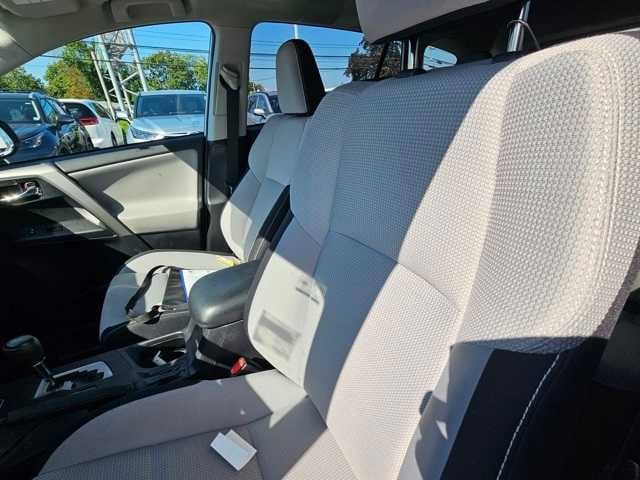 Thumbnail: 2018 Toyota RAV4 - 7