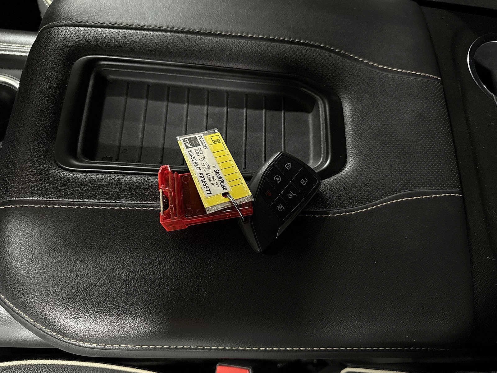 Thumbnail: 2023 GMC Yukon - 33