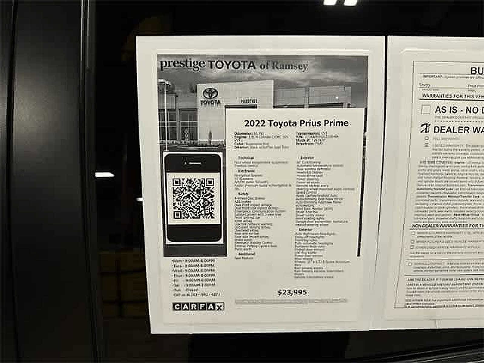 Thumbnail: 2022 Toyota Prius Prime - 18
