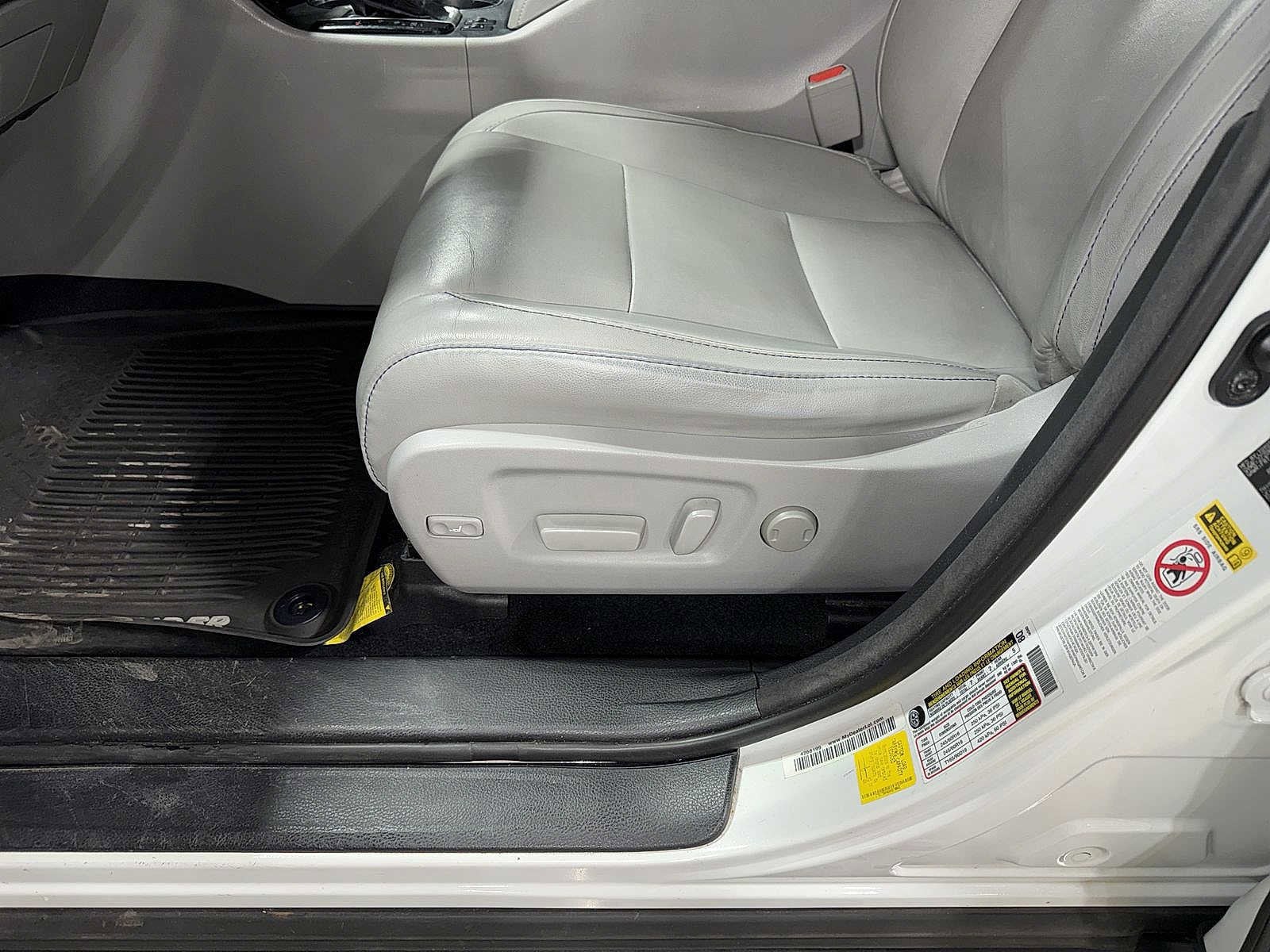 Thumbnail: 2017 Toyota Highlander - 25