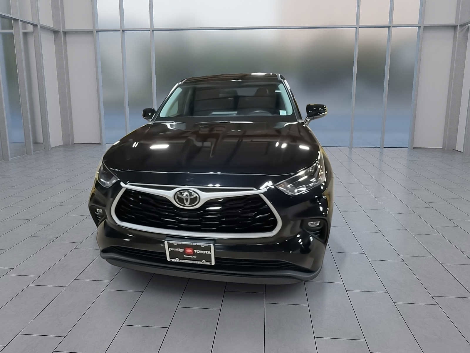 Thumbnail: 2023 Toyota Highlander - 3