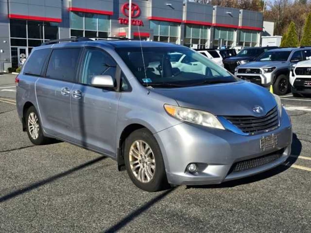 Used 2011 Toyota Sienna XLE V6 Van