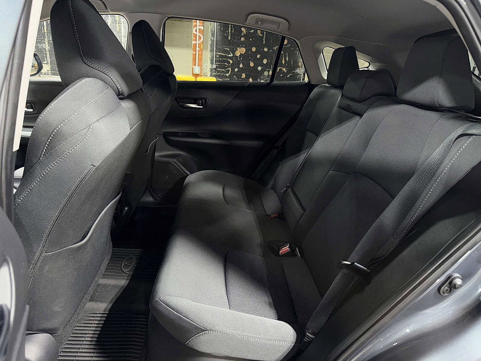 Thumbnail: 2023 Toyota Venza - 17