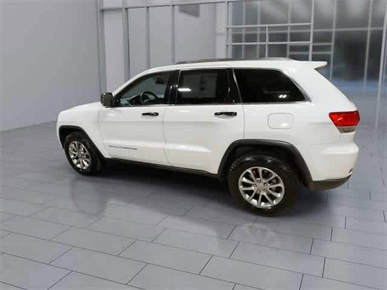 Thumbnail: 2016 Jeep Grand Cherokee - 8