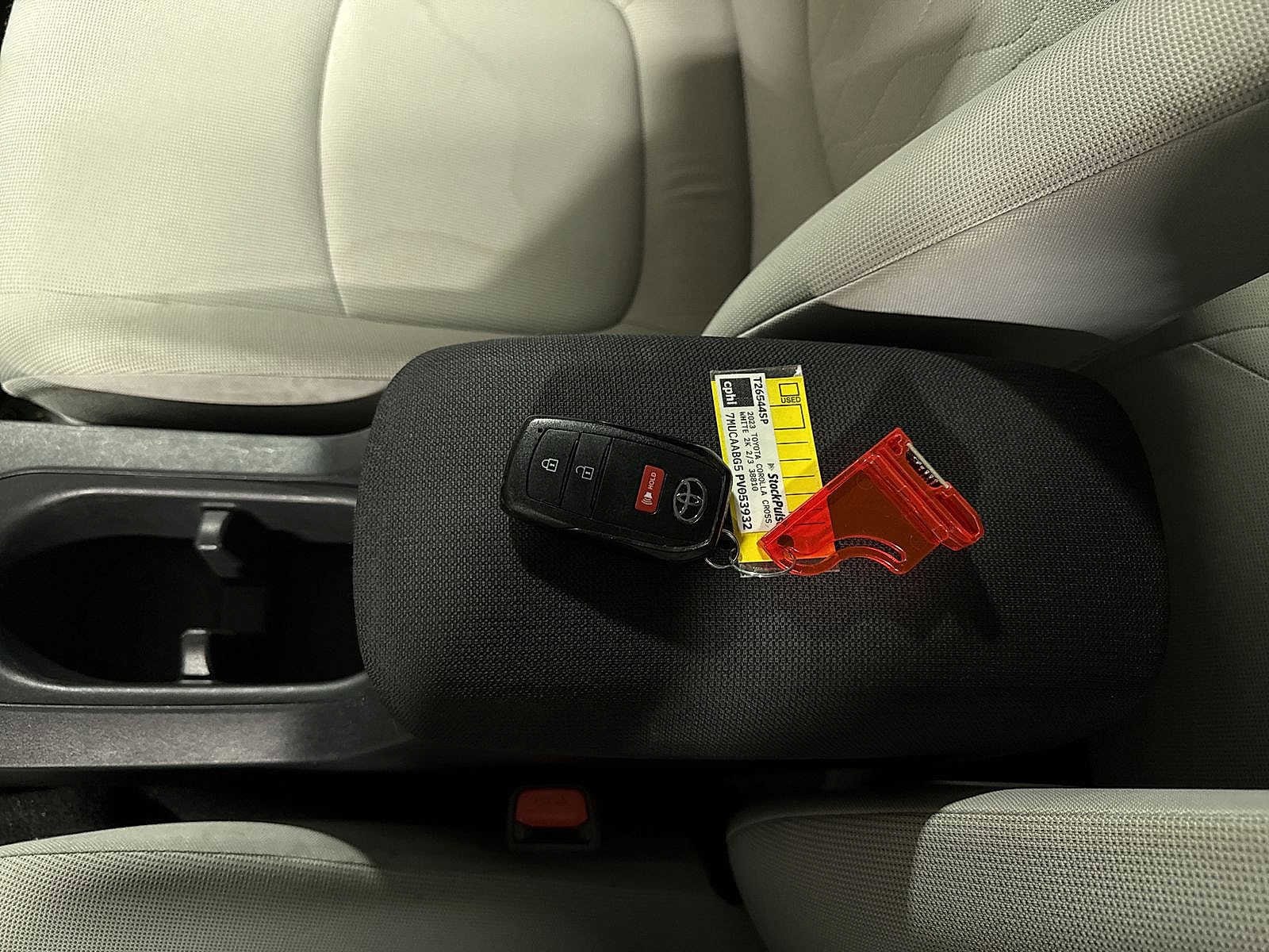 Thumbnail: 2023 Toyota Corolla Cross - 31