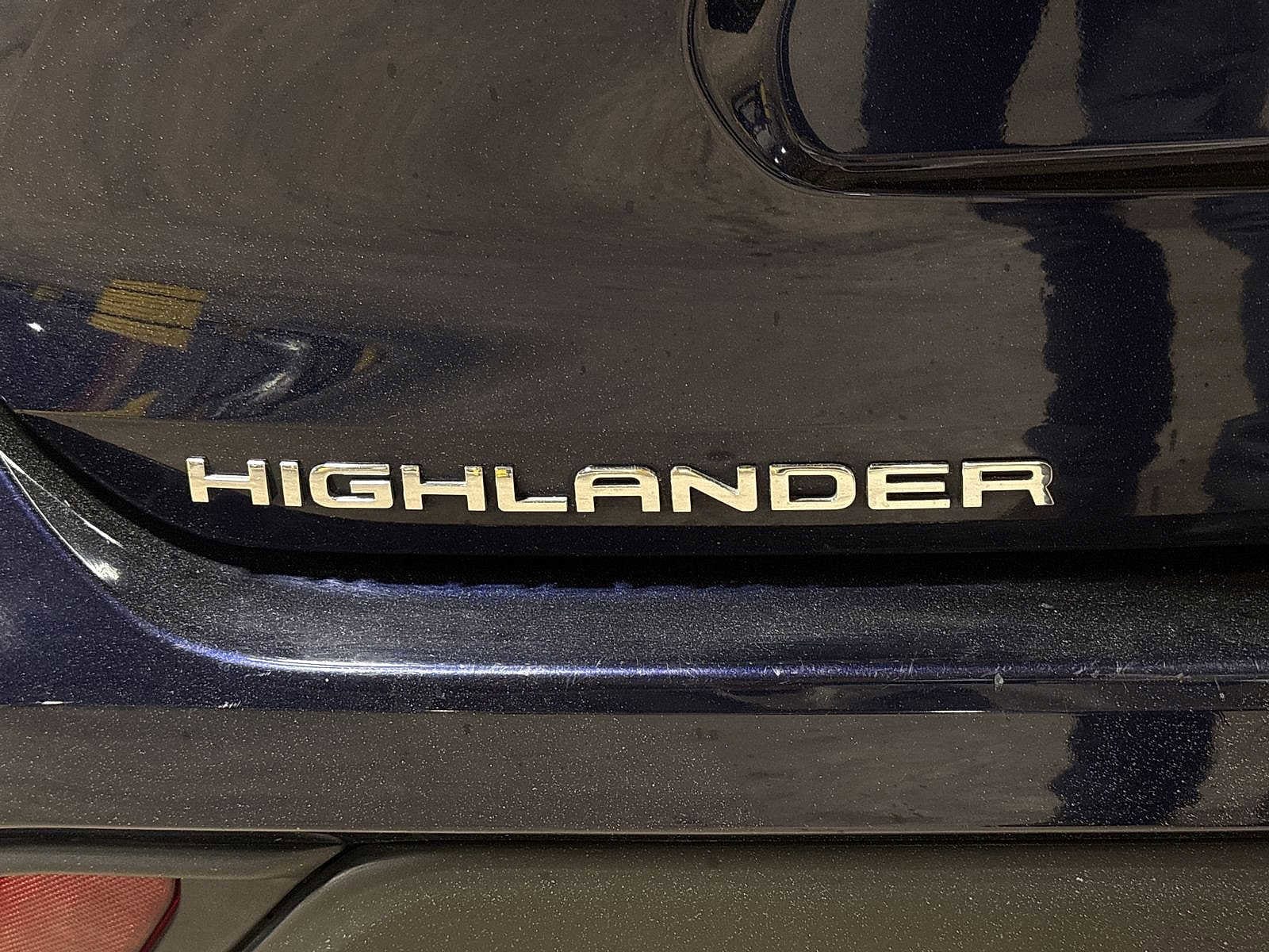 Thumbnail: 2022 Toyota Highlander - 27