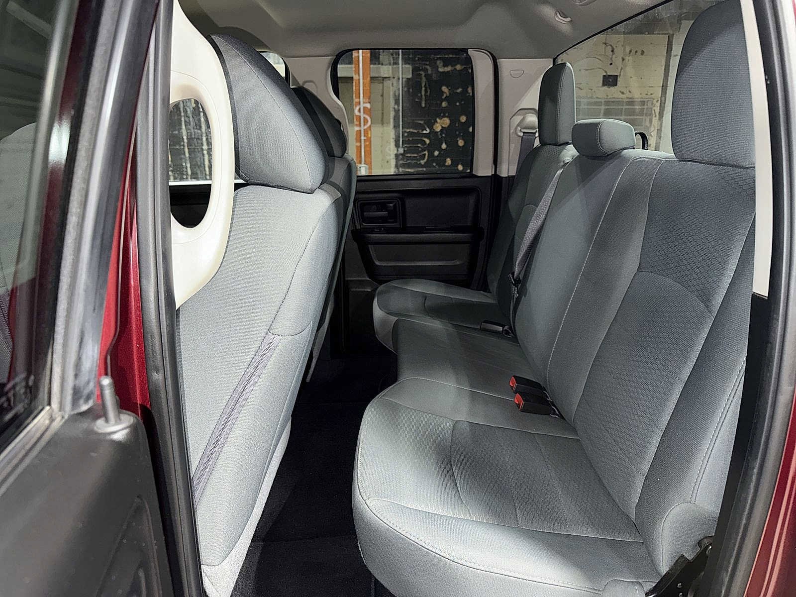 Thumbnail: 2019 RAM 1500 Classic - 17