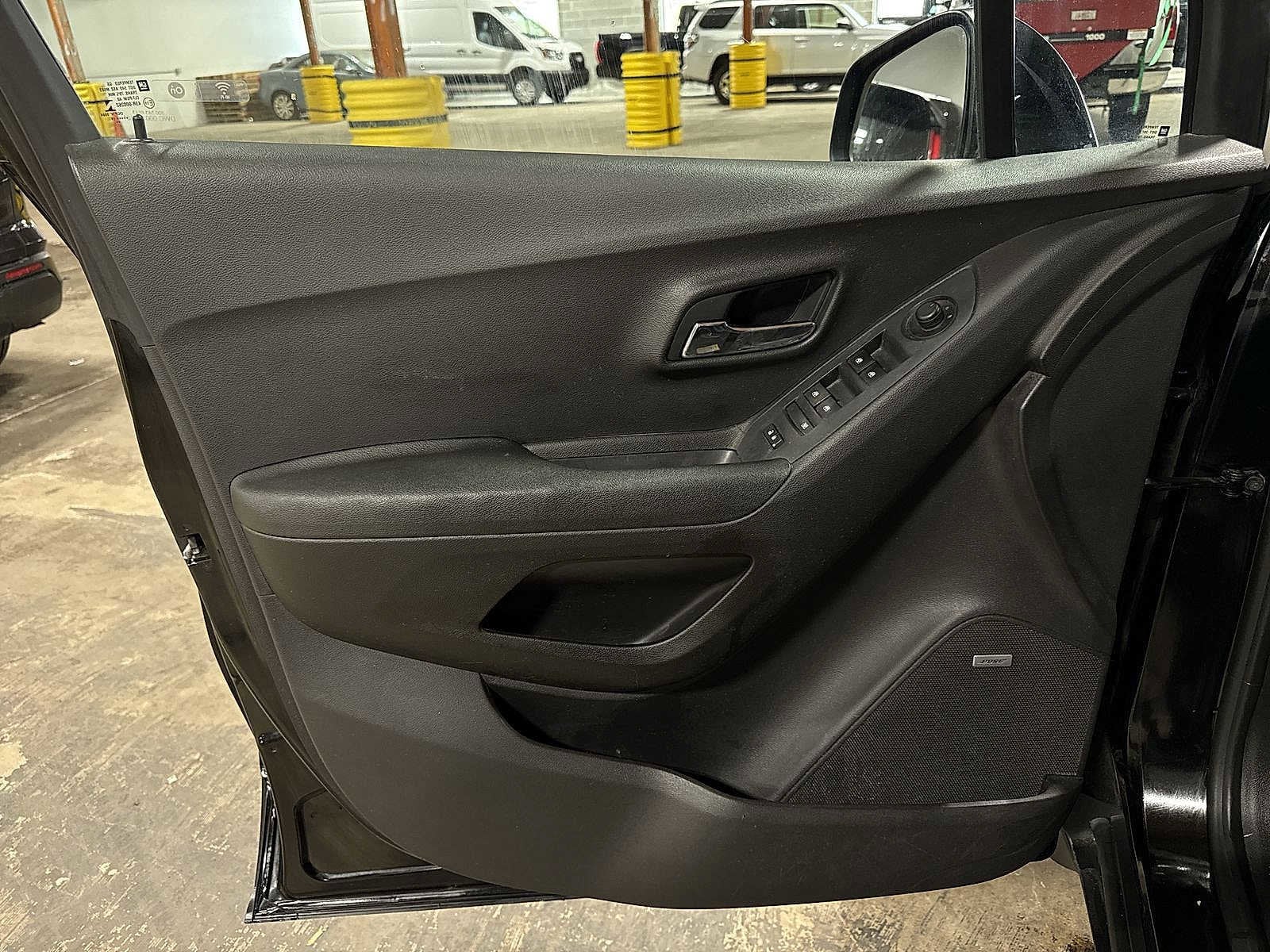 Thumbnail: 2019 Chevrolet Trax - 30