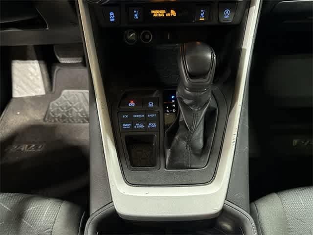 Thumbnail: 2022 Toyota RAV4 - 32