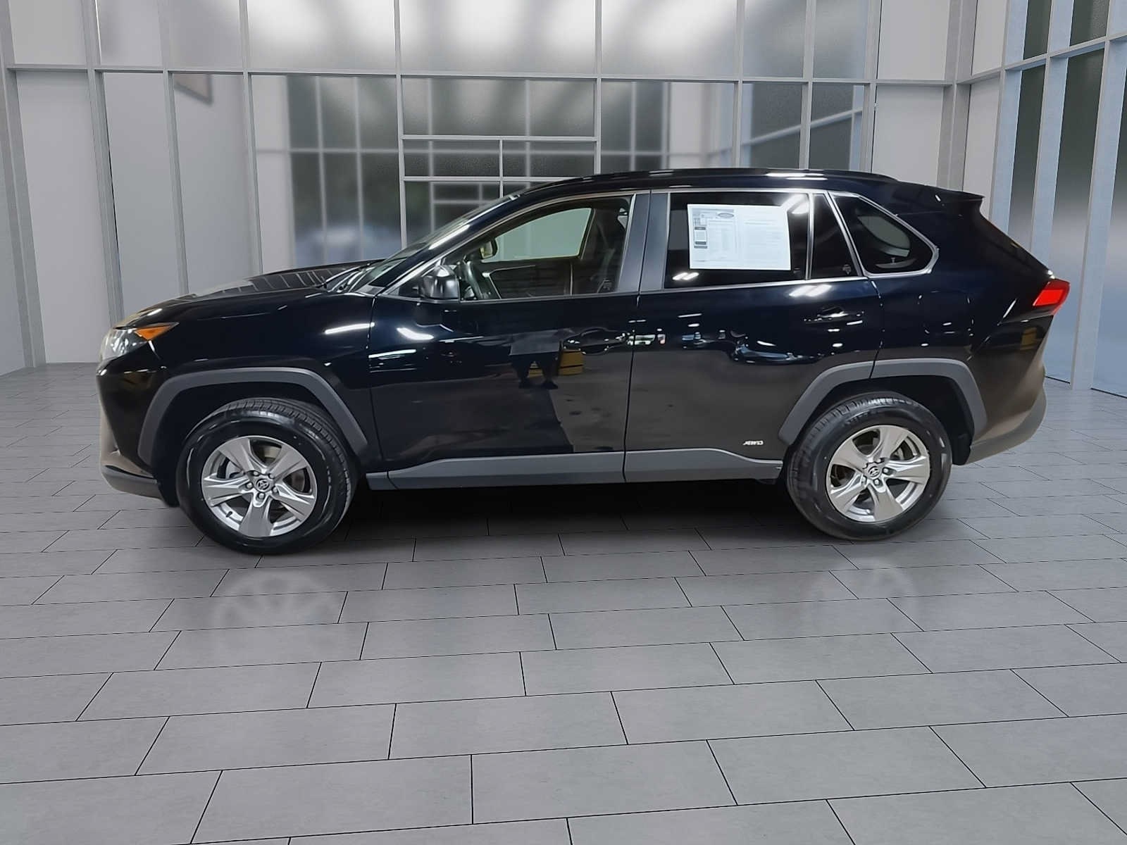 Thumbnail: 2022 Toyota RAV4 - 5