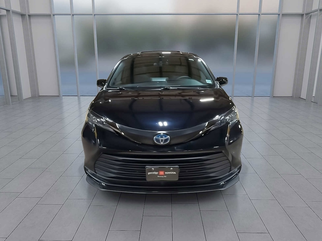 Certified 2022 Toyota Sienna XLE Woodland Edition Van Passenger Van