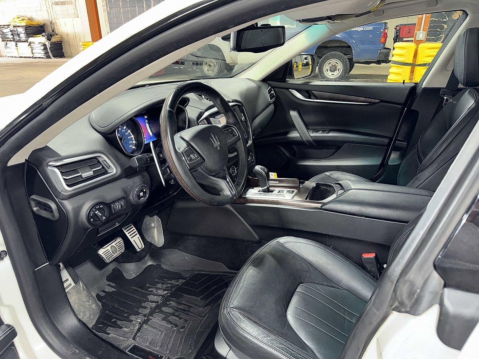 Thumbnail: 2015 Maserati Ghibli - 29