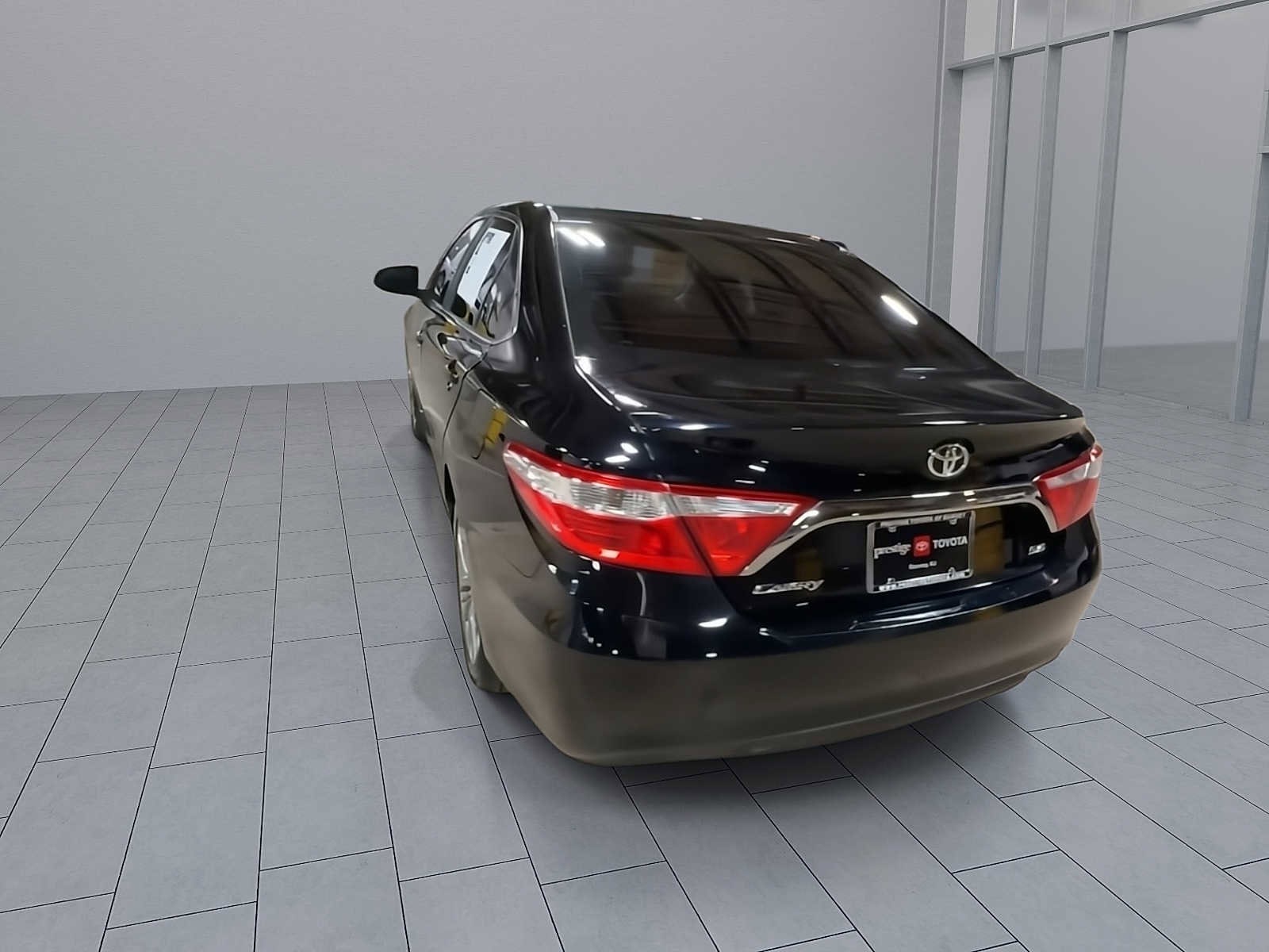 Thumbnail: 2016 Toyota Camry - 7