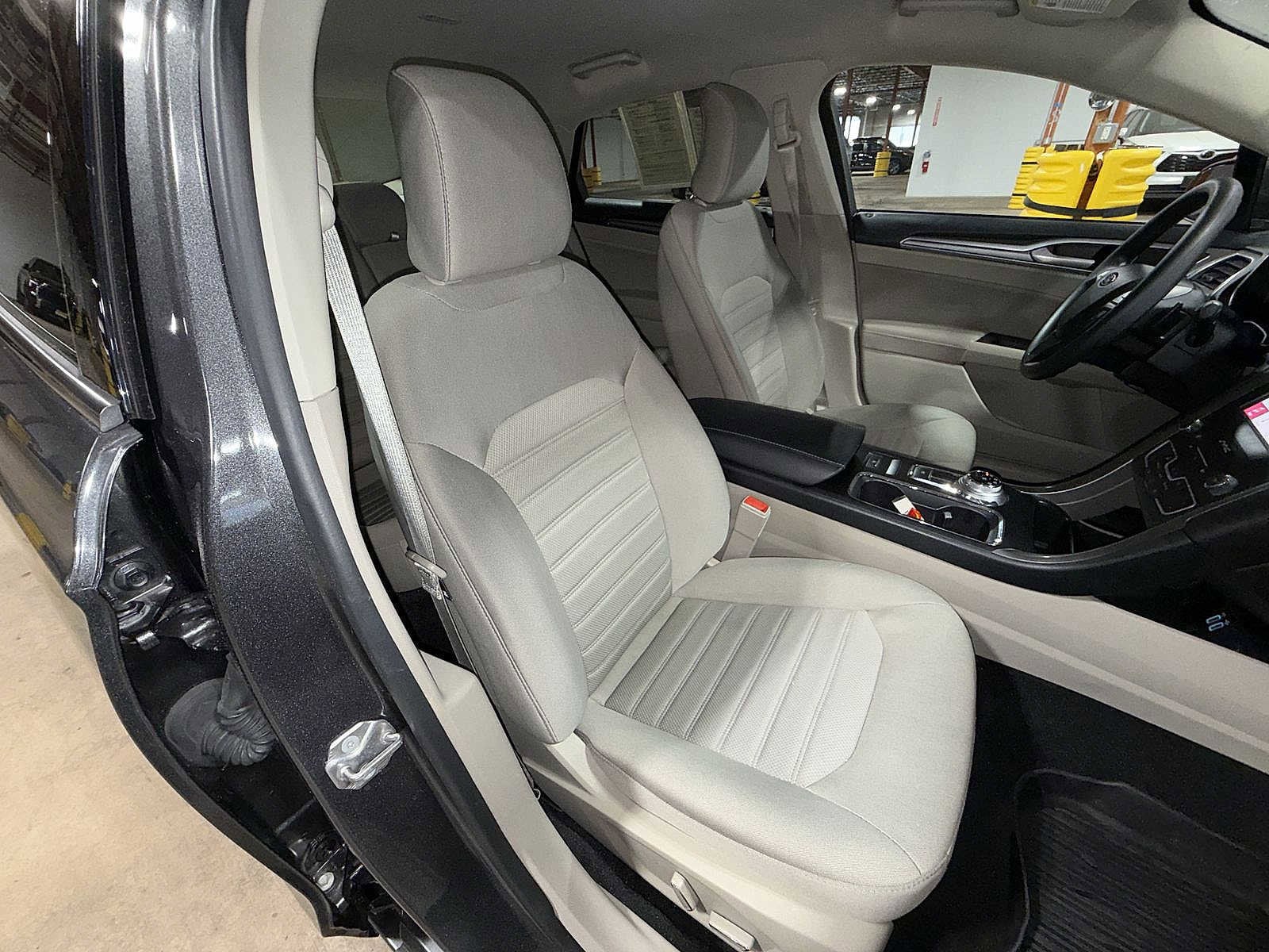 Thumbnail: 2019 Ford Fusion - 16